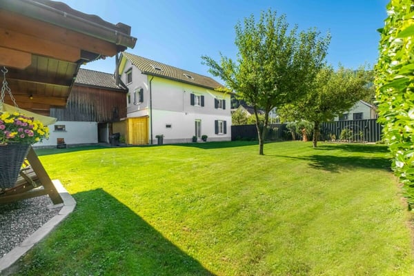 Ruhig gelegenes Einfamilienhaus mit vorbereiteter Einliegerwohnung, Scheune und traumhaften Garten 27