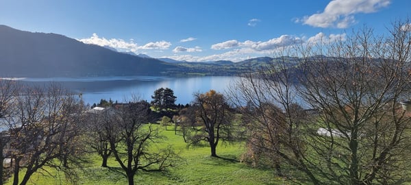 Bauland   an Sensationeller Aussichtslage auf  die Berge und  See 5
