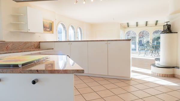 Grosszügiges Einfamilienhaus an ruhiger und sonniger Lage in Bitsch 3