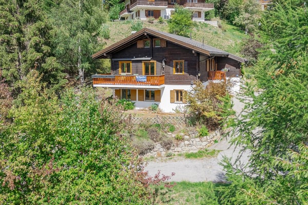 Viel Wohnraum, Sonne und Aussicht in Blitzingen 1