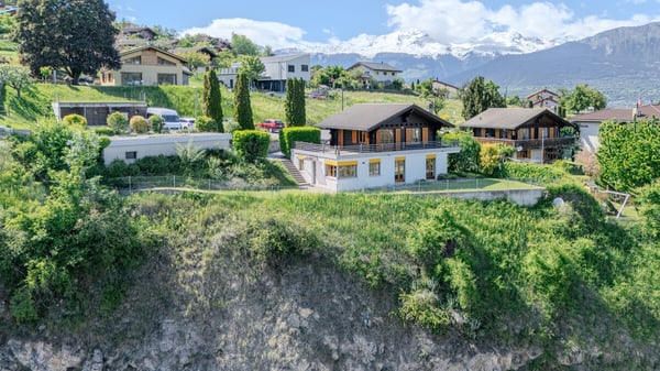 Zweifamilienchalet an ruhiger Lage in Vex 2
