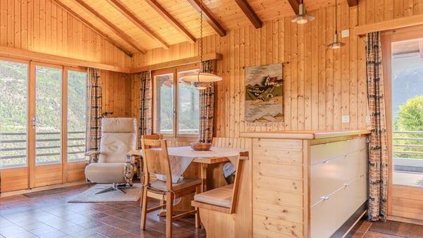 Zweifamilienchalet an ruhiger Lage in Vex 11