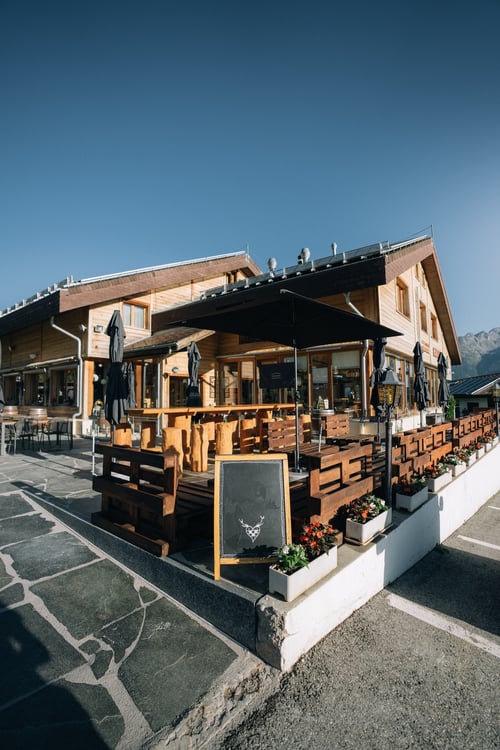 ZU MIETEN: Erstklassiges Hotel-Restaurant RONALP in Bürchen an top Lag 7