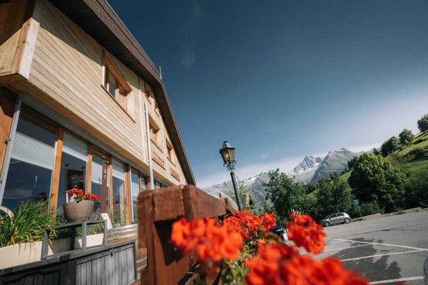 ZU MIETEN: Erstklassiges Hotel-Restaurant RONALP in Bürchen an top Lag 2