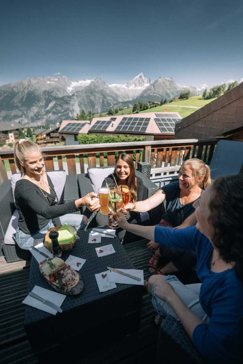 ZU MIETEN: Erstklassiges Hotel-Restaurant RONALP in Bürchen an top Lag 12