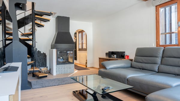 Gemütliche 3.5-Zimmerwohnung mit herrlichem Blick in die Walliser Berg 2