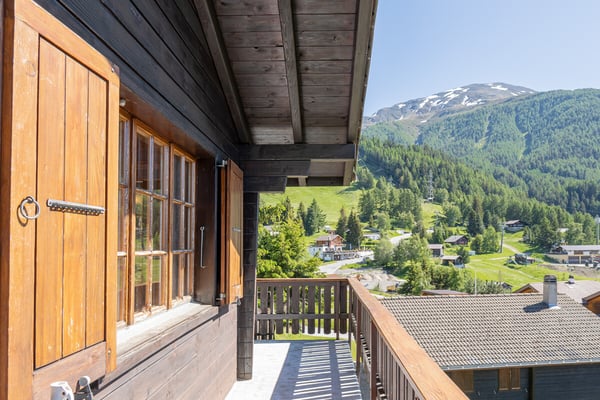 Reizendes Ferienchalet mit viel Ambience in Bürchen 4