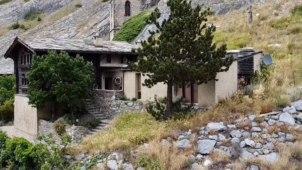 zu verkaufen, Einfamilienhaus in Niedergesteln / VS 3