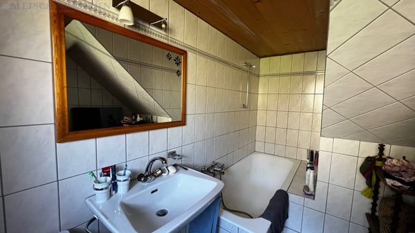 zu verkaufen, Einfamilienhaus in Niedergesteln / VS 9
