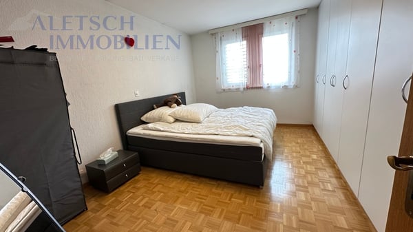 Zentrale 4.5-Zimmer-Wohnung mit Süd gerichtetem Balkon, mitten im Dorf 5