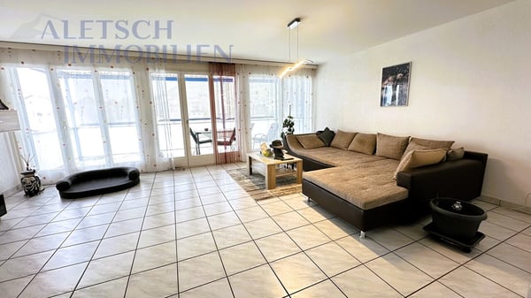 Zentrale 4.5-Zimmer-Wohnung mit Süd gerichtetem Balkon, mitten im Dorf 2