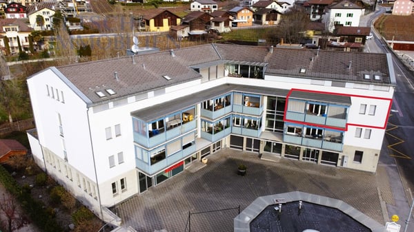 Zentrale 4.5-Zimmer-Wohnung mit Süd gerichtetem Balkon, mitten im Dorf 1