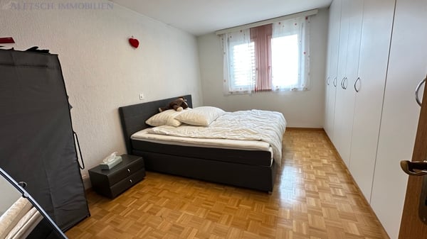 Zentrale 4.5-Zimmer-Wohnung mit Süd gerichtetem Balkon, mitten im Dorf 5
