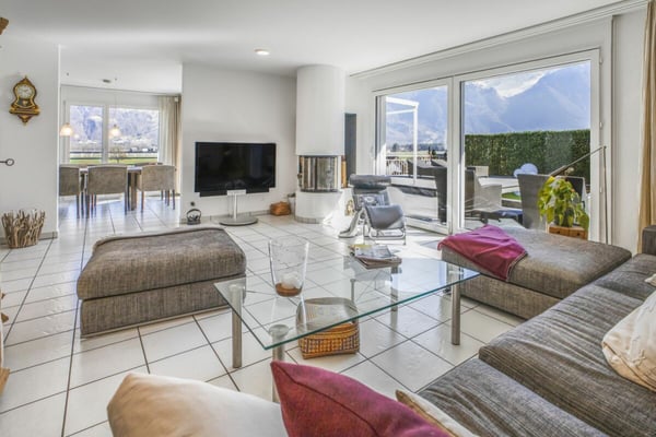 RESERVIERT - exklusives 2.5 Zi-Einfamilienhaus mit Schwimmteich an idyllischer Lage 3