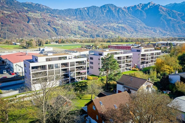 attraktive 4.5-Zimmer-Wohnung an idyllischer Lage 1