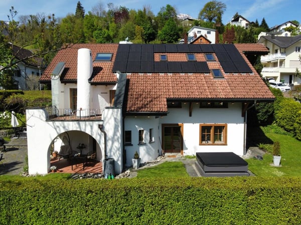 8 ½-Zi.-Einfamilienhaus mit 1 ½-Zi.-Wohnung an idyllischer Wohnlage mit herrlichem Weitblick 2
