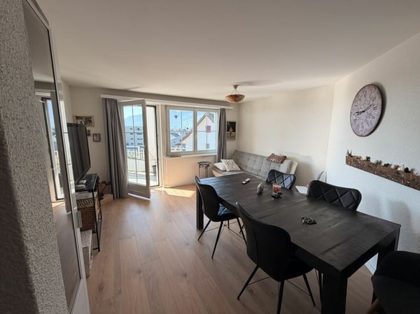 charmante 2 ½ - Zimmerwohnung an attraktiver und sonniger Wohnlage 2