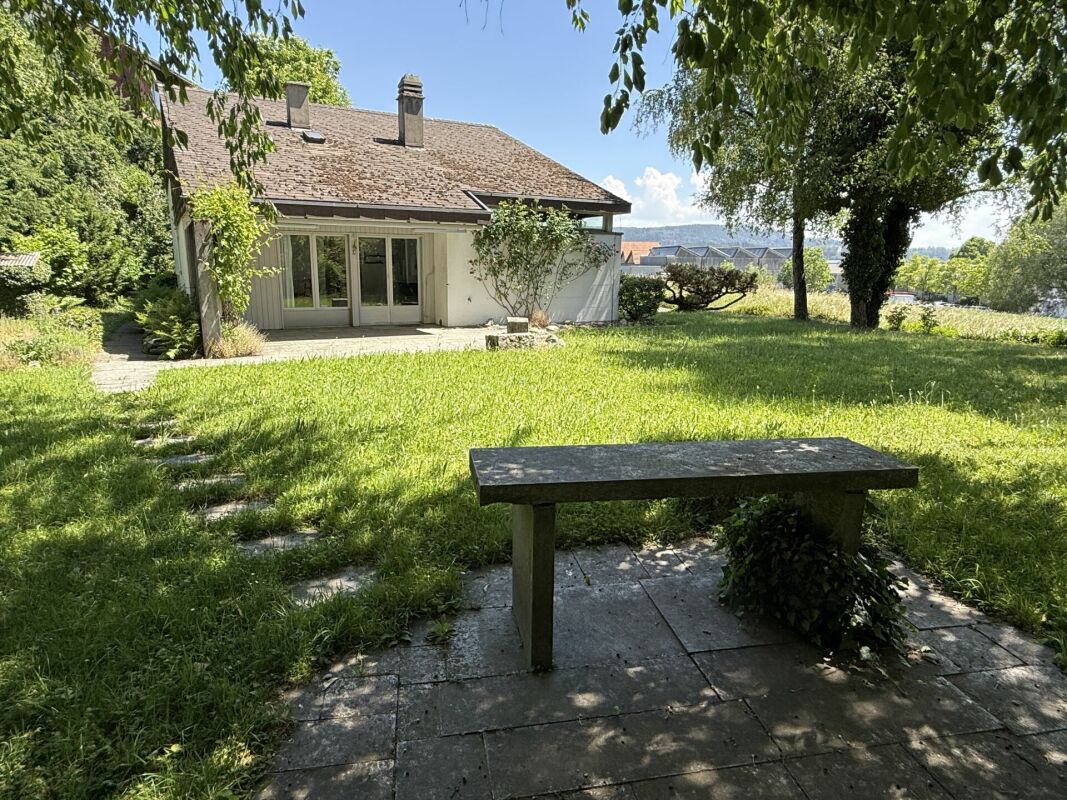 freistehendes 5-Zimmer Einfamilienhaus...