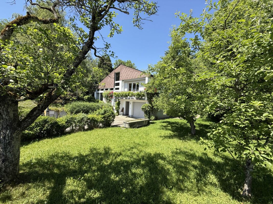 freistehendes 5-Zimmer Einfamilienhaus...