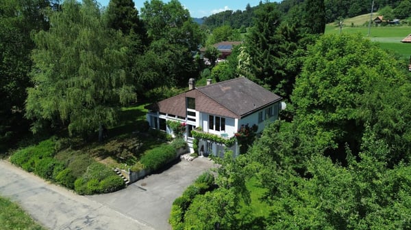 freistehendes 5-Zimmer Einfamilienhaus... 1