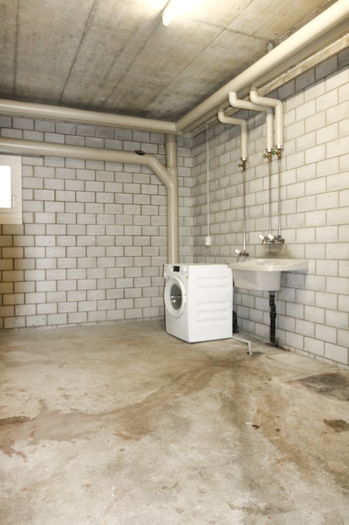 zu verkaufen an zentraler Lage, 1½ Zi-Wohnung, - zum Renovieren 7