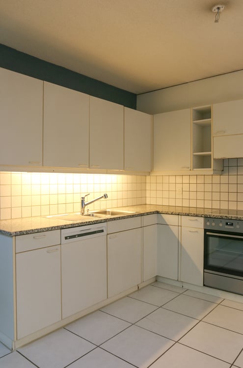zu verkaufen an zentraler Lage, 1½ Zi-Wohnung, - zum Renovieren 3