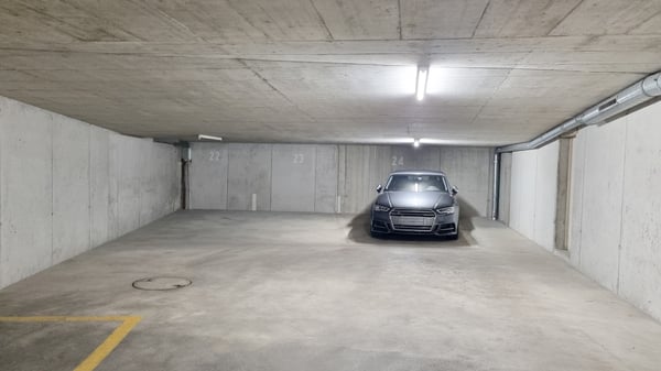 Verkauf von 3 EHP in Einstellhalle (in separatem Abteil) 1