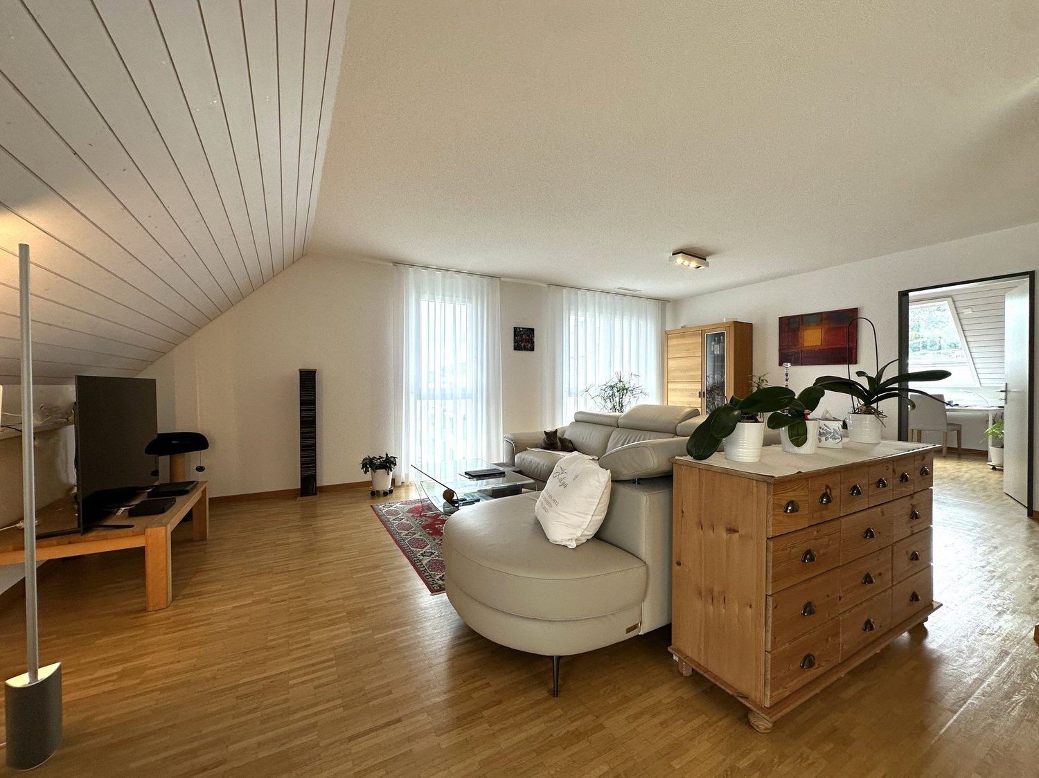 Immobilie in Oberkulm - Grosszügige Attika-Maisonettewohnung in TOP-Zustand - Bild 1