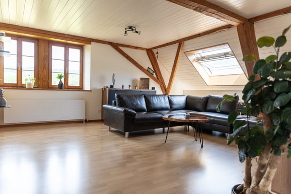 Charmante 4-Zimmer-Dachwohnung an ruhiger Lage 2