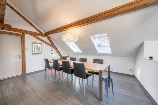 Altbauflair & 17 m² Terrasse: Exklusive Duplexwohnung über den Dächern von Solothurn 2