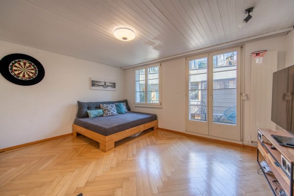 Altbauflair & 17 m² Terrasse: Exklusive Duplexwohnung über den Dächern von Solothurn 11