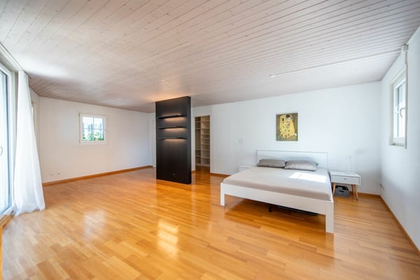 Altbauflair & 17 m² Terrasse: Exklusive Duplexwohnung über den Dächern von Solothurn 9