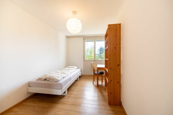 Wohnen in stadtnaher Lage von Bern - helle und zentrale 1.5-Zimmer-Wohnung mit Lift 9