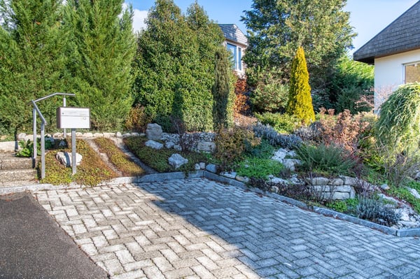 Einziehen & Wohlfühlen: Lichtdurchflutetes 1.5-Zimmer Einfamilienhaus in Bettlach 22