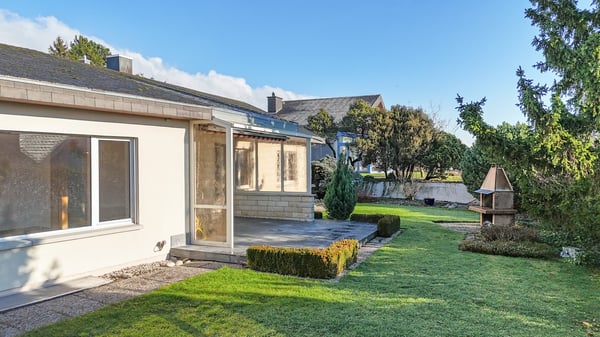 Einziehen & Wohlfühlen: Lichtdurchflutetes 1.5-Zimmer Einfamilienhaus in Bettlach 17