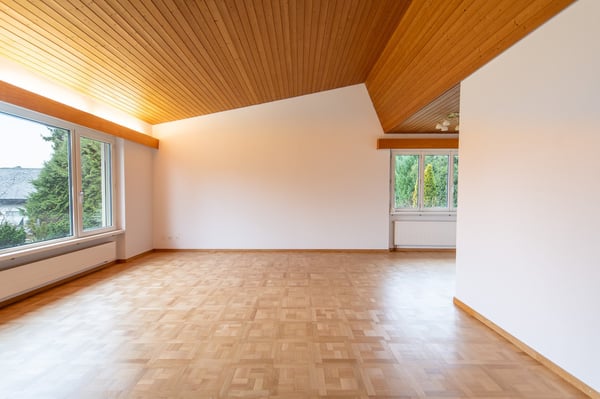 Einziehen & Wohlfühlen: Lichtdurchflutetes 1.5-Zimmer Einfamilienhaus in Bettlach 2