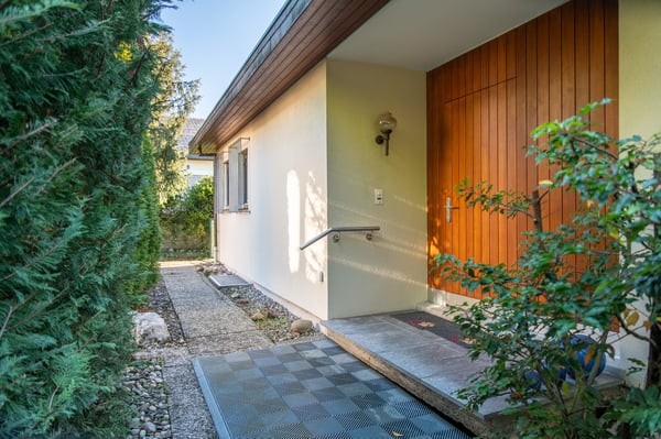 Einziehen & Wohlfühlen: Lichtdurchflutetes 1.5-Zimmer Einfamilienhaus in Bettlach 15