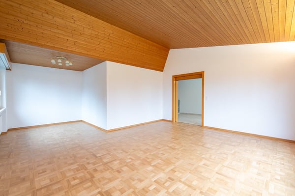 Einziehen & Wohlfühlen: Lichtdurchflutetes 1.5-Zimmer Einfamilienhaus in Bettlach 3