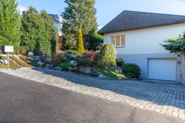 Einziehen & Wohlfühlen: Lichtdurchflutetes 1.5-Zimmer Einfamilienhaus in Bettlach 21