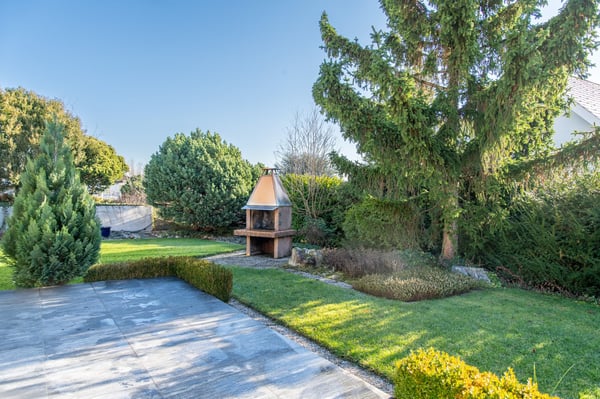 Einziehen & Wohlfühlen: Lichtdurchflutetes 1.5-Zimmer Einfamilienhaus in Bettlach 18