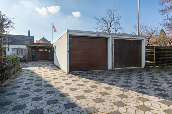 Ihr Rückzugsort mit Wintergarten, Teich und vielseitigem Nebenhaus 25