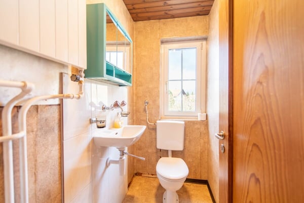 Ihr Rückzugsort mit Wintergarten, Teich und vielseitigem Nebenhaus 16