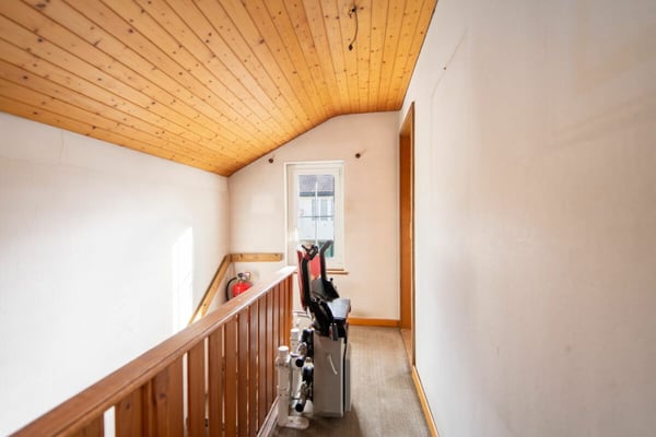 Ihr Rückzugsort mit Wintergarten, Teich und vielseitigem Nebenhaus 13