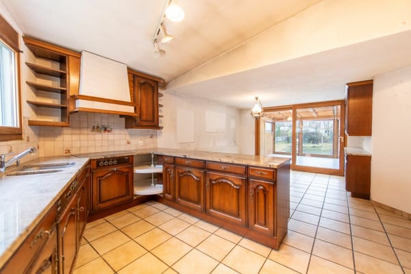 Ihr Rückzugsort mit Wintergarten, Teich und vielseitigem Nebenhaus 4