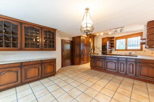 Ihr Rückzugsort mit Wintergarten, Teich und vielseitigem Nebenhaus 3