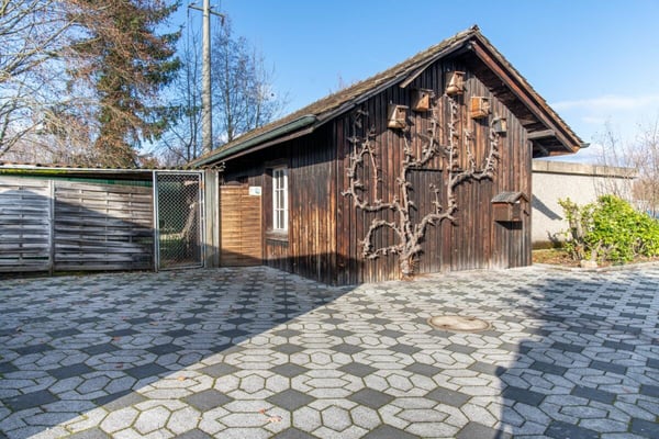 Ihr Rückzugsort mit Wintergarten, Teich und vielseitigem Nebenhaus 18