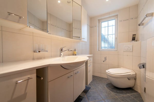 Ihr Rückzugsort mit Wintergarten, Teich und vielseitigem Nebenhaus 11