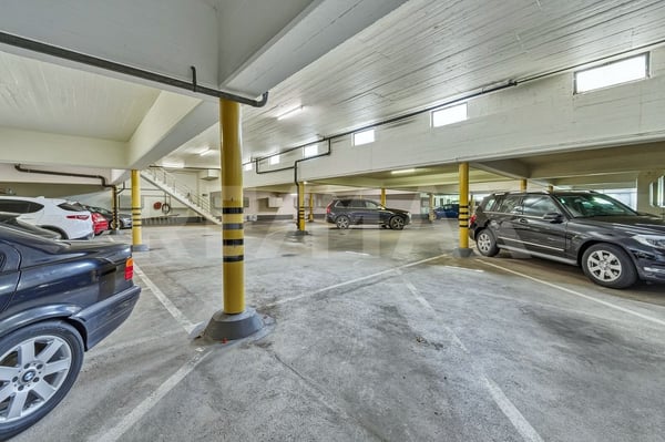 Seltene Anlagegelegenheit: Einstellhalle mit 31 Einstellhallenplätzen 6