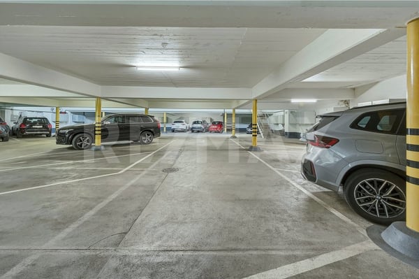 Seltene Anlagegelegenheit: Einstellhalle mit 31 Einstellhallenplätzen 10