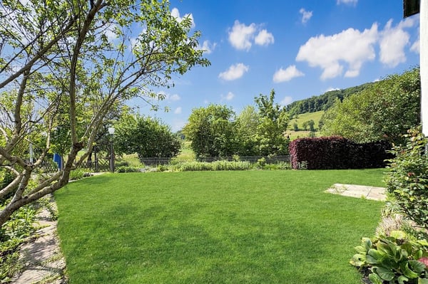 Zweifamilienhaus mit Pool und traumhaftem Garten an der Worble 4